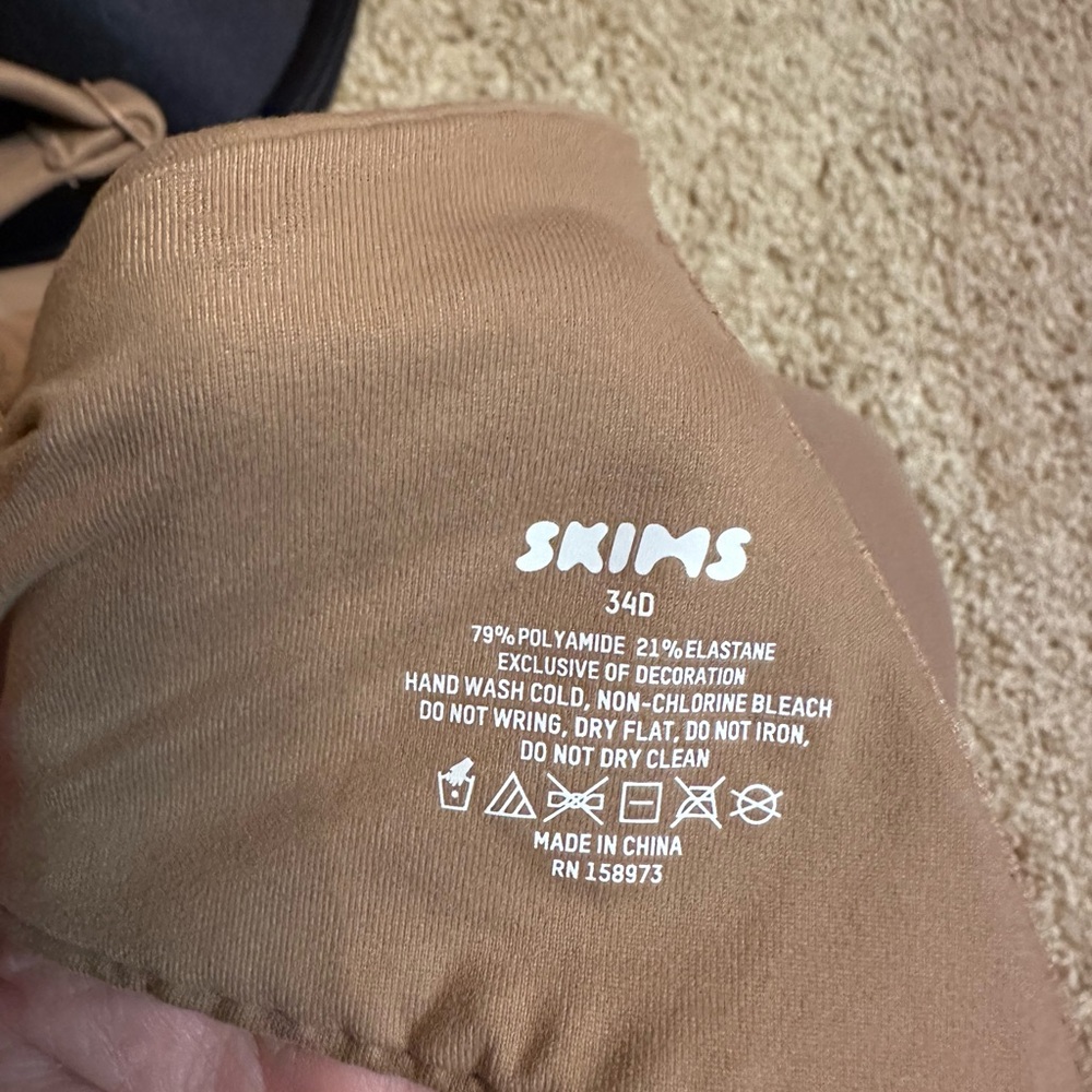 SKIMS NWOT Fits Everybody Push Up Demi Bra 34D set of 2 - Picture 4 of 5